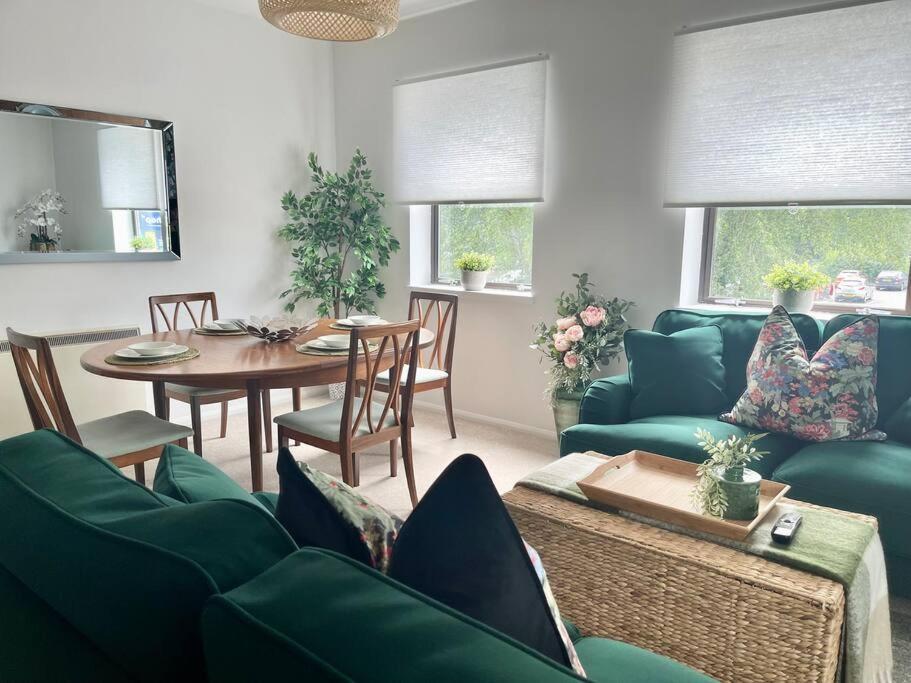 Luxury Spacious 2 Bed Apartment Shilton  Экстерьер фото