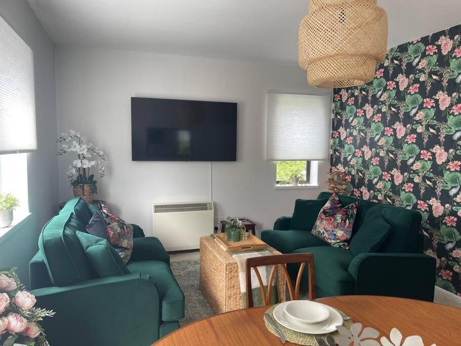 Luxury Spacious 2 Bed Apartment Shilton  Экстерьер фото