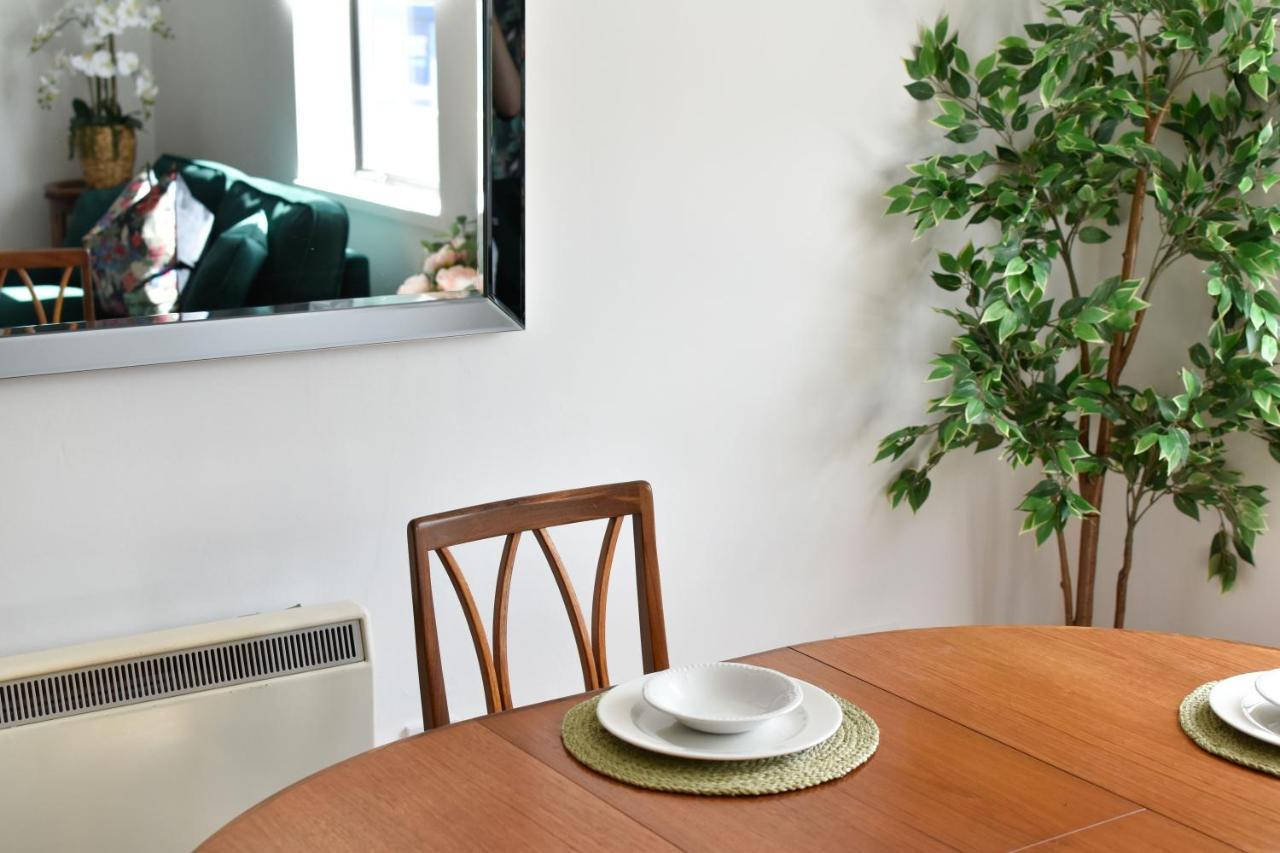 Luxury Spacious 2 Bed Apartment Shilton  Экстерьер фото