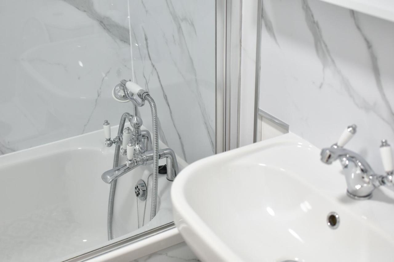 Luxury Spacious 2 Bed Apartment Shilton  Экстерьер фото