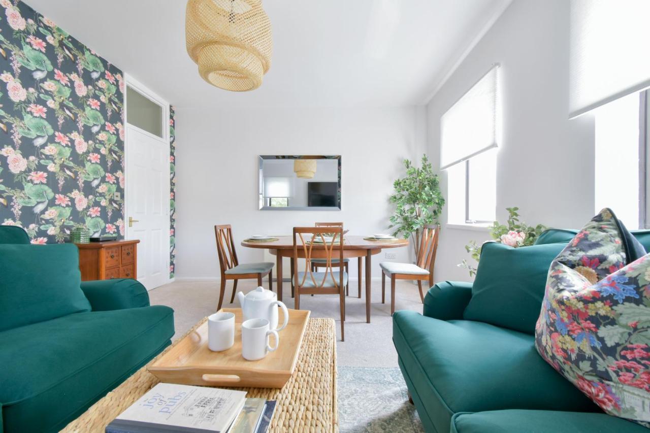 Luxury Spacious 2 Bed Apartment Shilton  Экстерьер фото